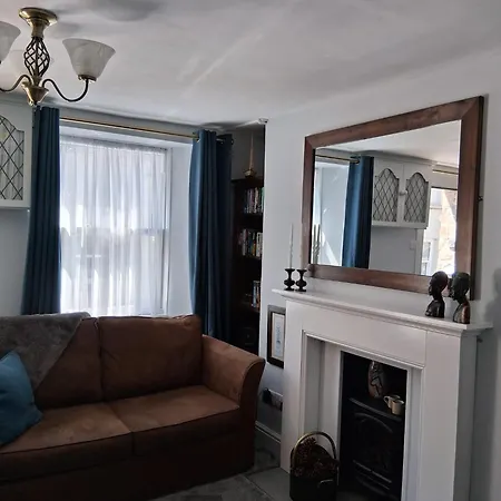 Ivy Cottage, * Lostwithiel